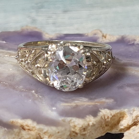Avon Jewelry - AVON Elegant Silver Women's Ring